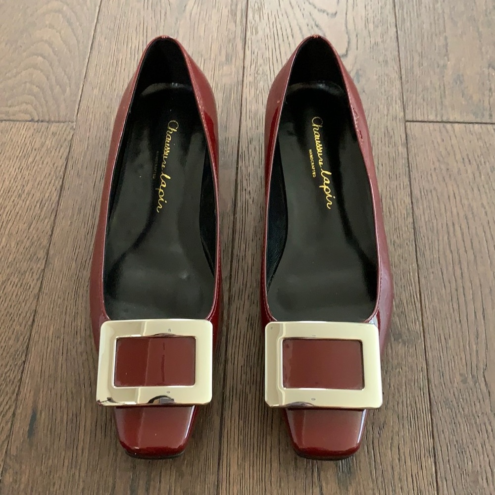 Flat shoes